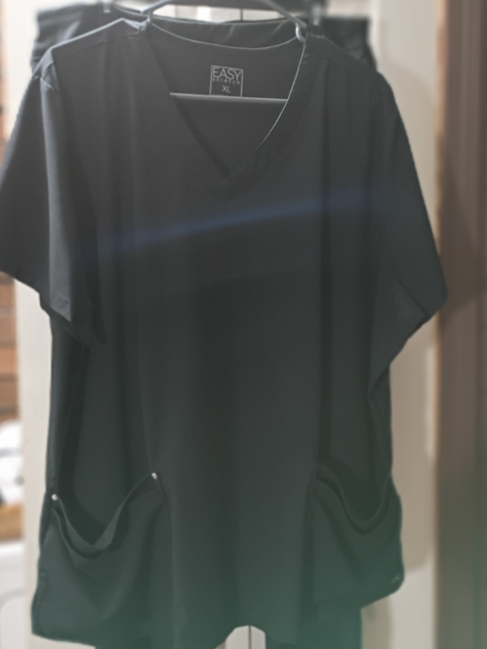 Black V-Neck Women's Scrub Set with Front Pockets - XL